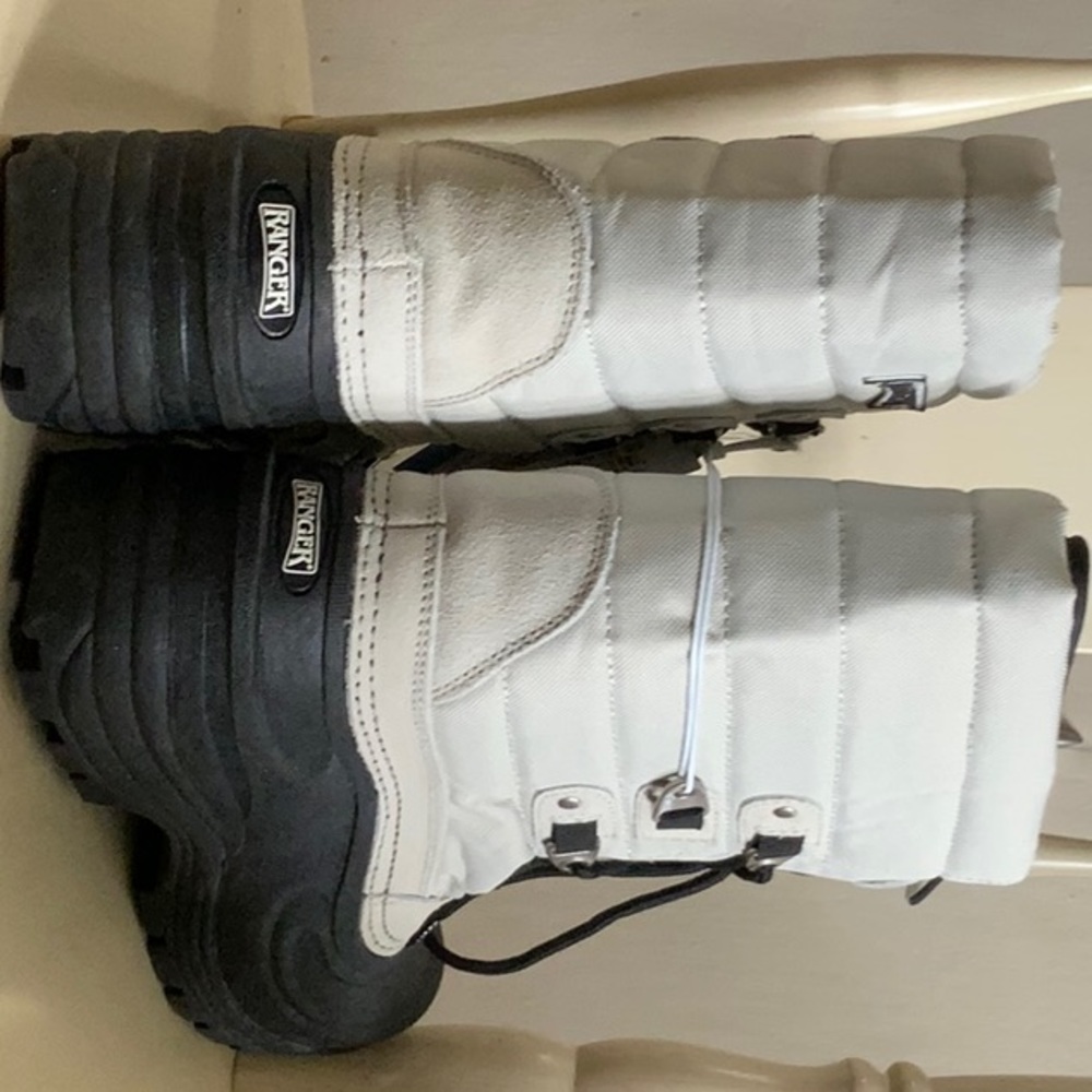 Ranger Size 7 Winter Boots - Picture 4 of 5